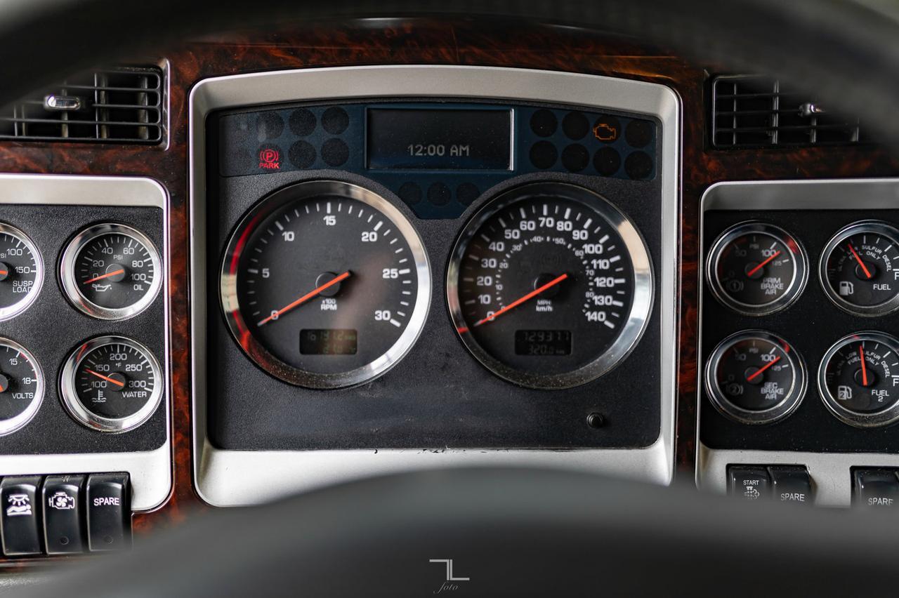 2014 Kenworth W-900 Tractor Sleeper Red Deer AB