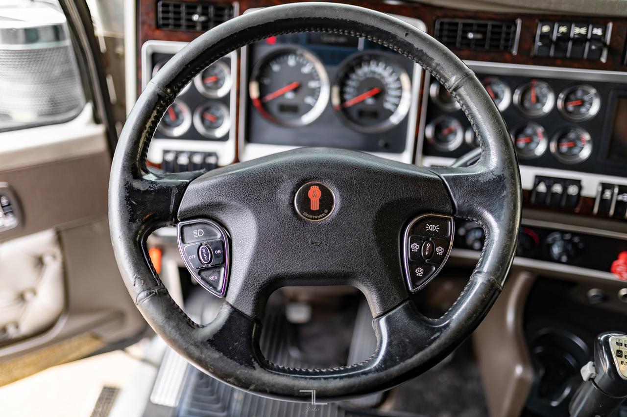 2014 Kenworth W-900 Tractor Sleeper Red Deer AB