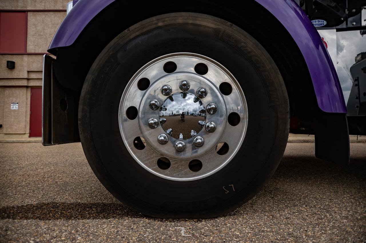 2014 Kenworth W-900 Tractor Sleeper Red Deer AB