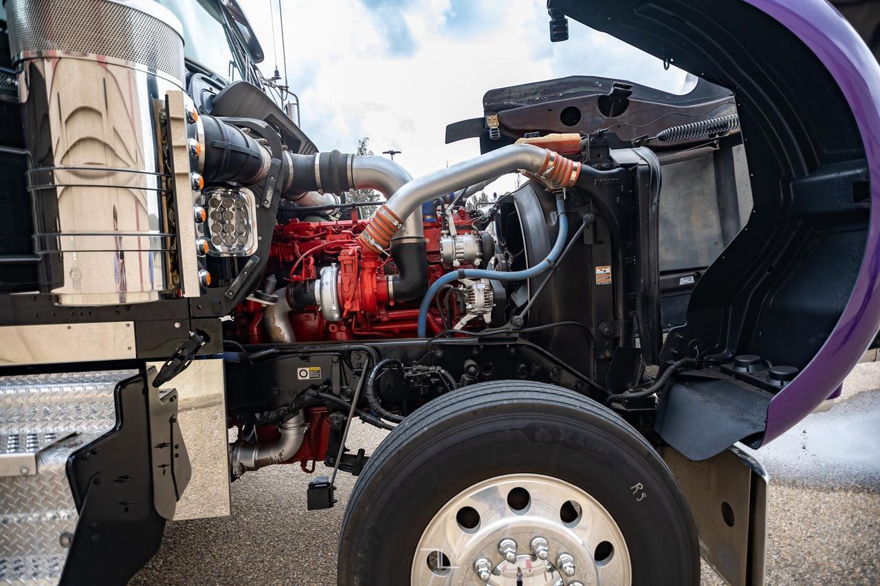 2014 Kenworth W-900 Tractor Sleeper Red Deer AB