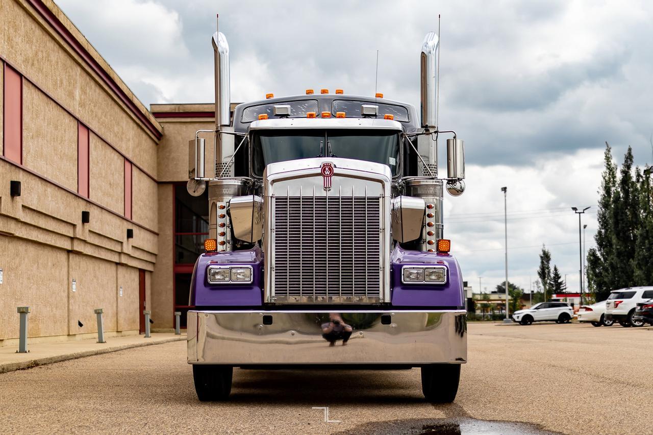 2014 Kenworth W-900 Tractor Sleeper Red Deer AB