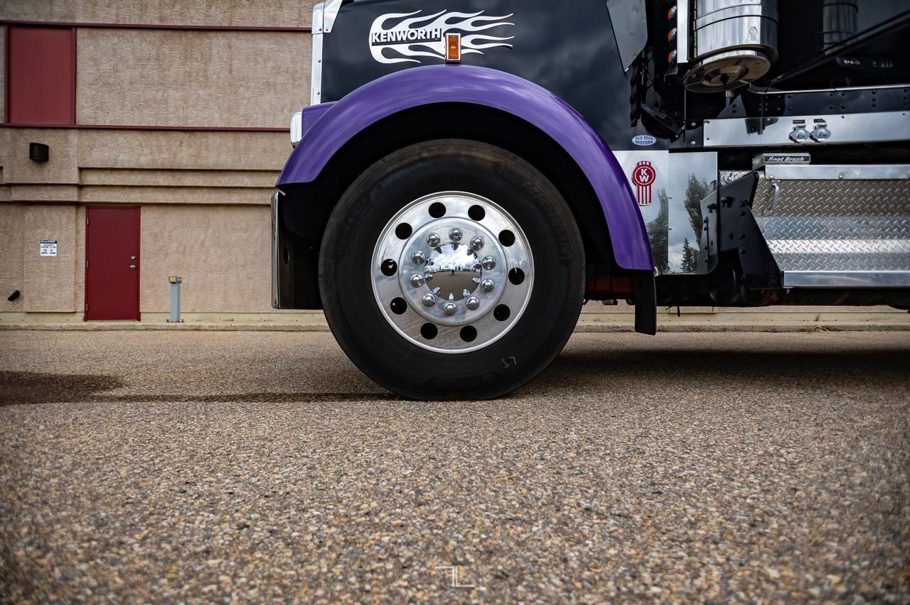 2014 Kenworth W-900 Tractor Sleeper Red Deer AB