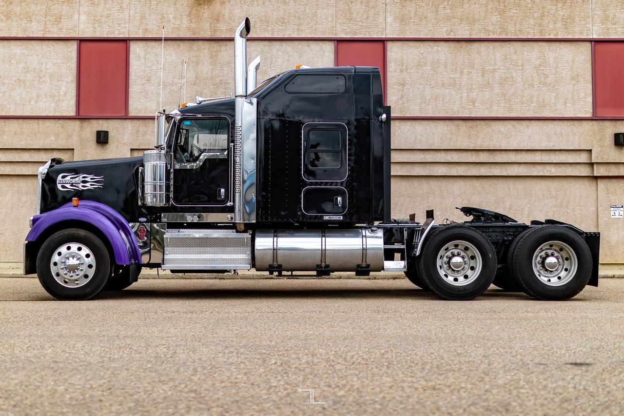 2014 Kenworth W-900 Tractor Sleeper Red Deer AB