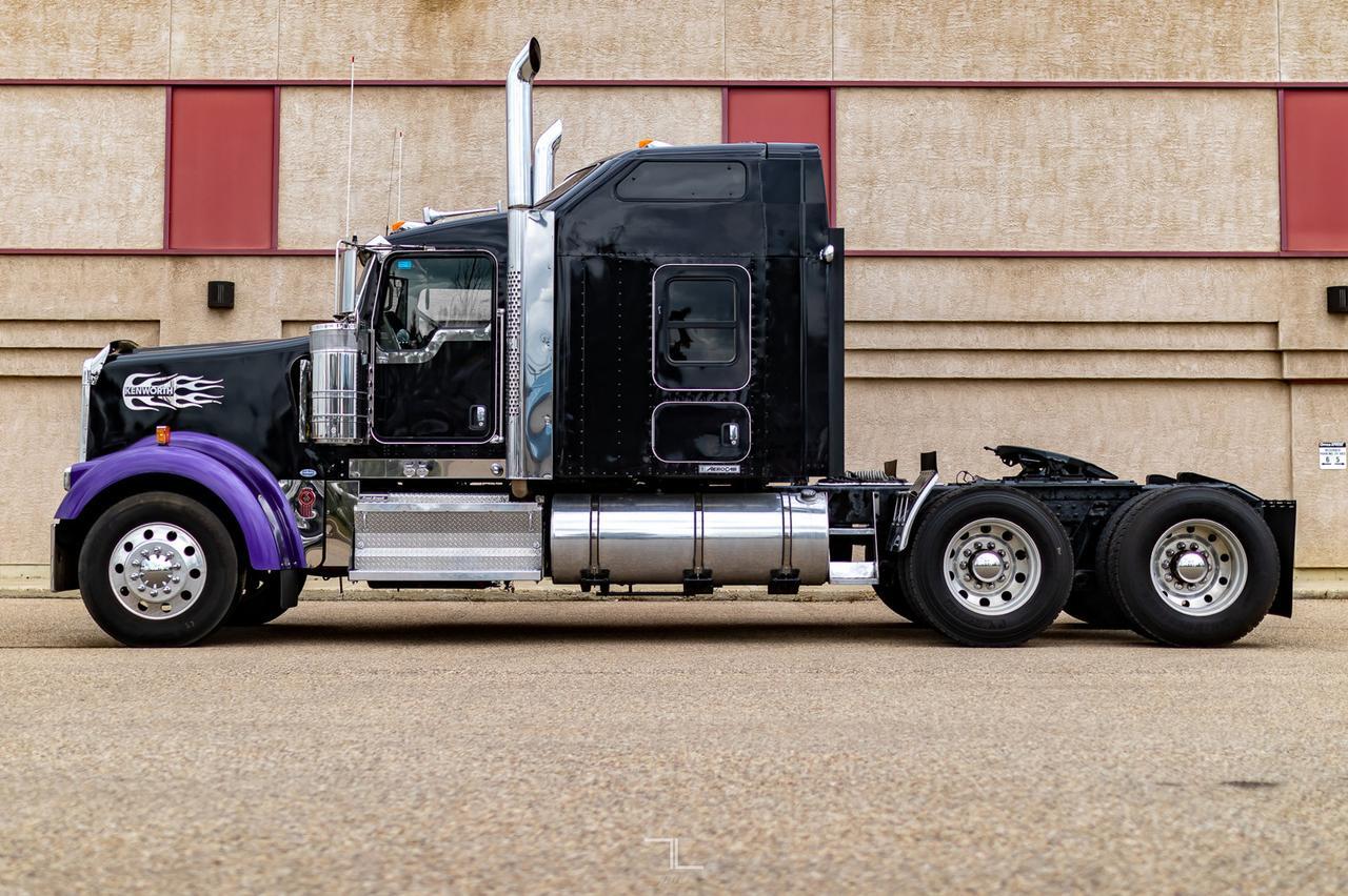 2014 Kenworth W-900 Tractor Sleeper Red Deer AB