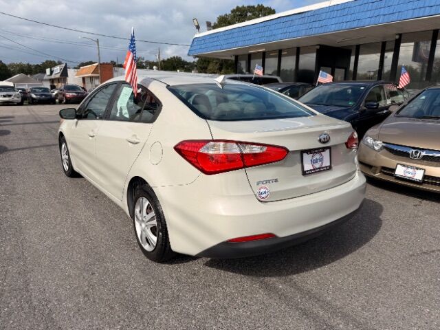 2014 Kia Forte . Norfolk VA