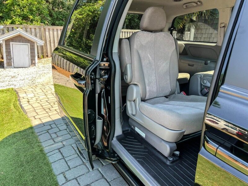 2014 Kia Sedona LX Wilmington NC