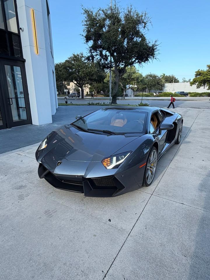 2014 Lamborghini Aventador