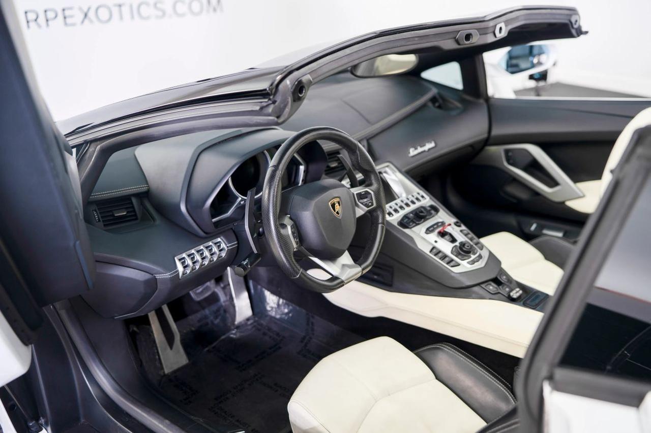 2014 Lamborghini Aventador