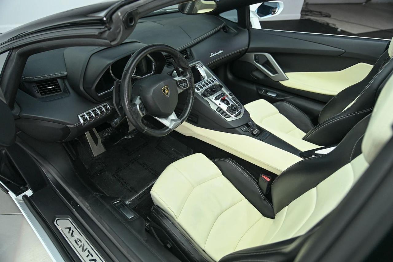 2014 Lamborghini Aventador