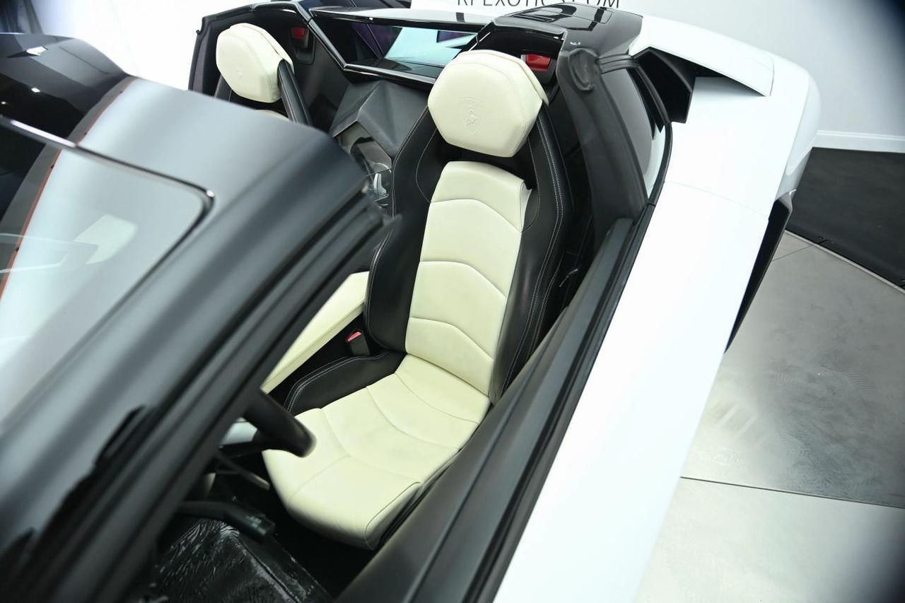 2014 Lamborghini Aventador