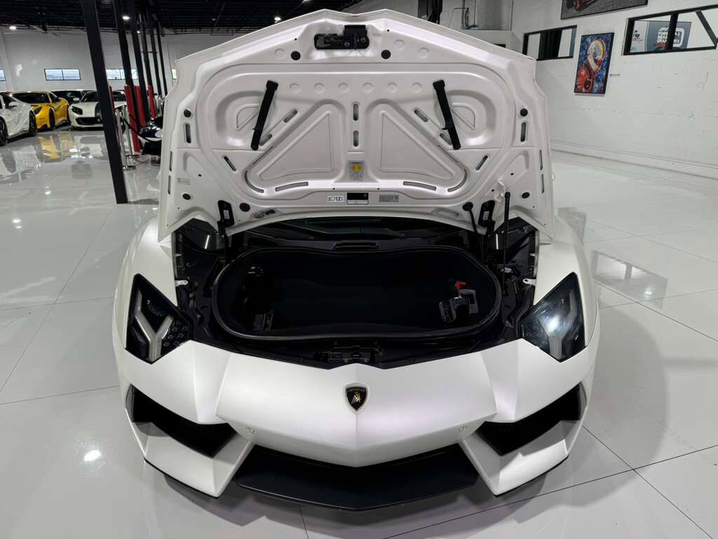 2014 Lamborghini Aventador Roadster Bianco Canopus paint, Sensonum audio system AND MUCH MORE!! Fort Lauderdale FL