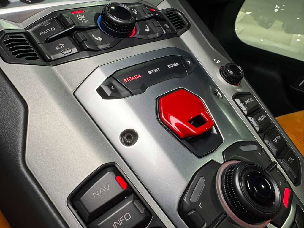 2014 Lamborghini Aventador Roadster Bianco Canopus paint, Sensonum audio system AND MUCH MORE!! Fort Lauderdale FL