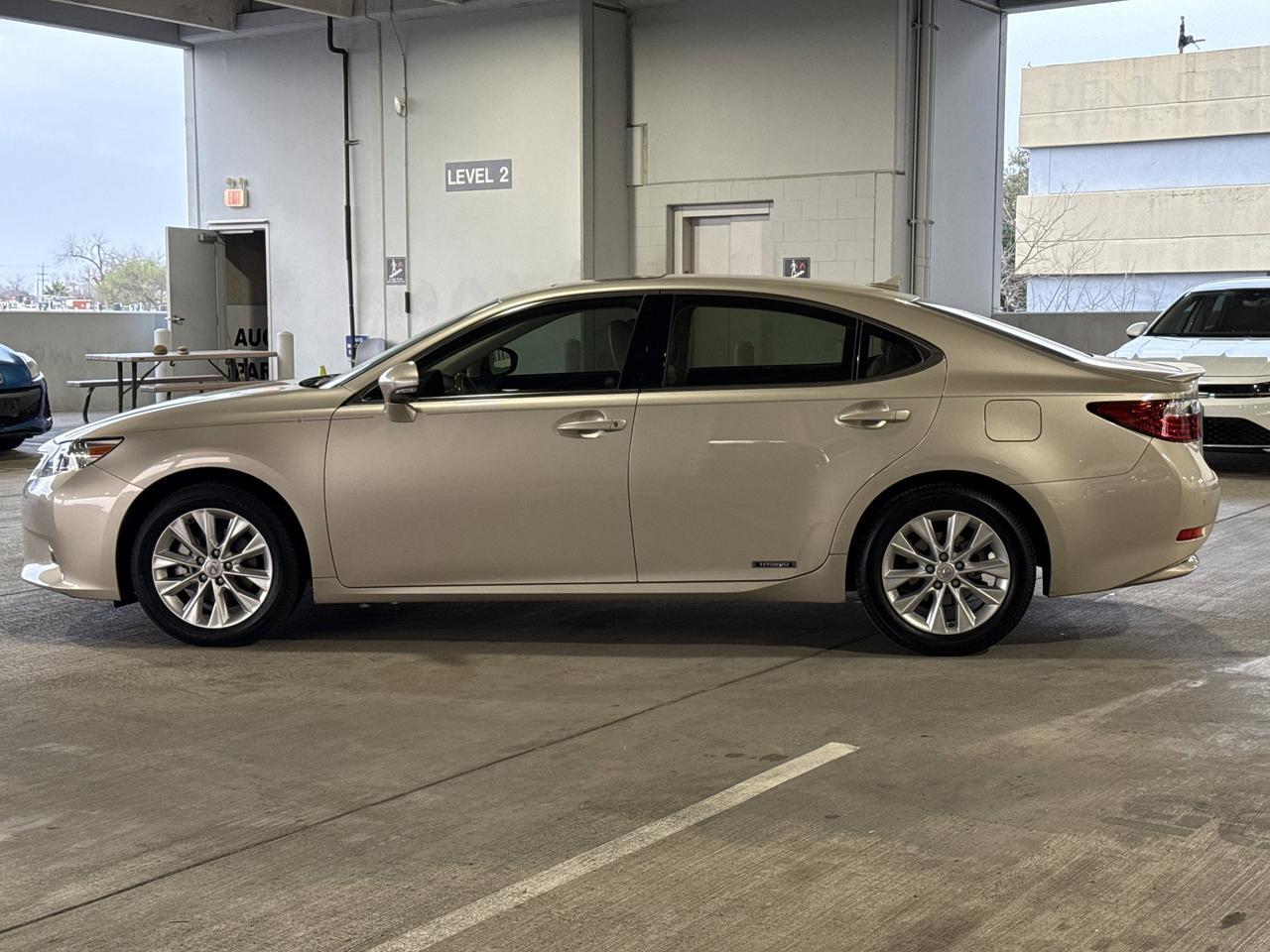 2014 Lexus ES 300h