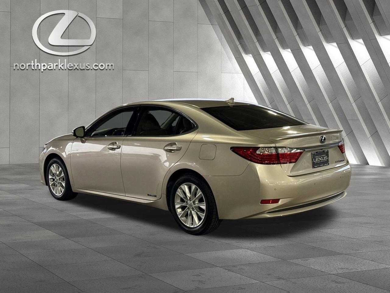 2014 Lexus ES 300h Hybrid