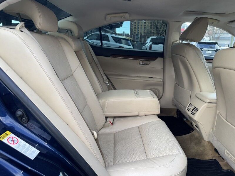 2014 Lexus ES 300h Hybrid w/ Luxury Package w/Bamboo Trim Arlington VA