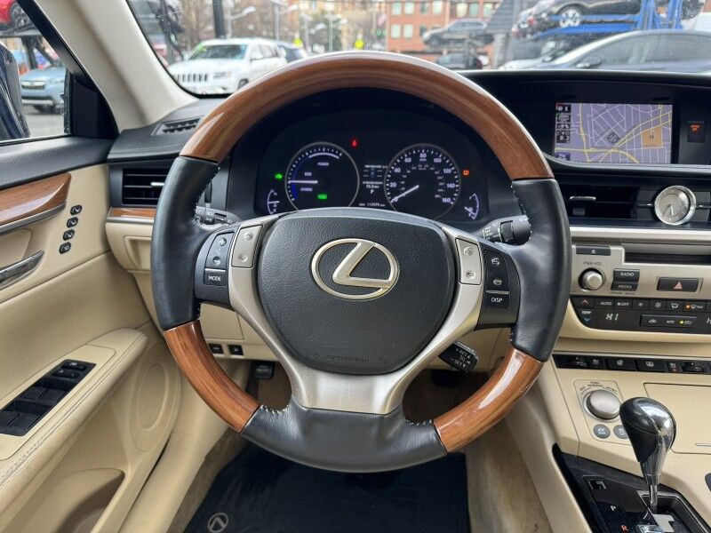 2014 Lexus ES 300h Hybrid w/ Luxury Package w/Bamboo Trim Arlington VA
