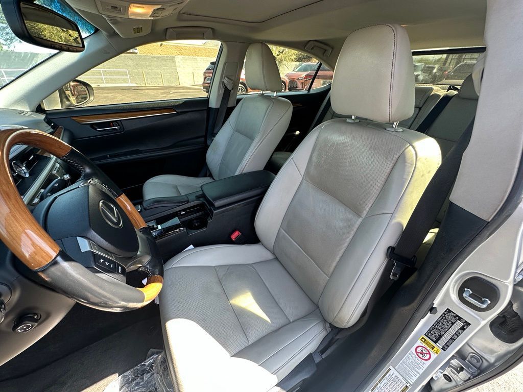 2014 Lexus ES 300h