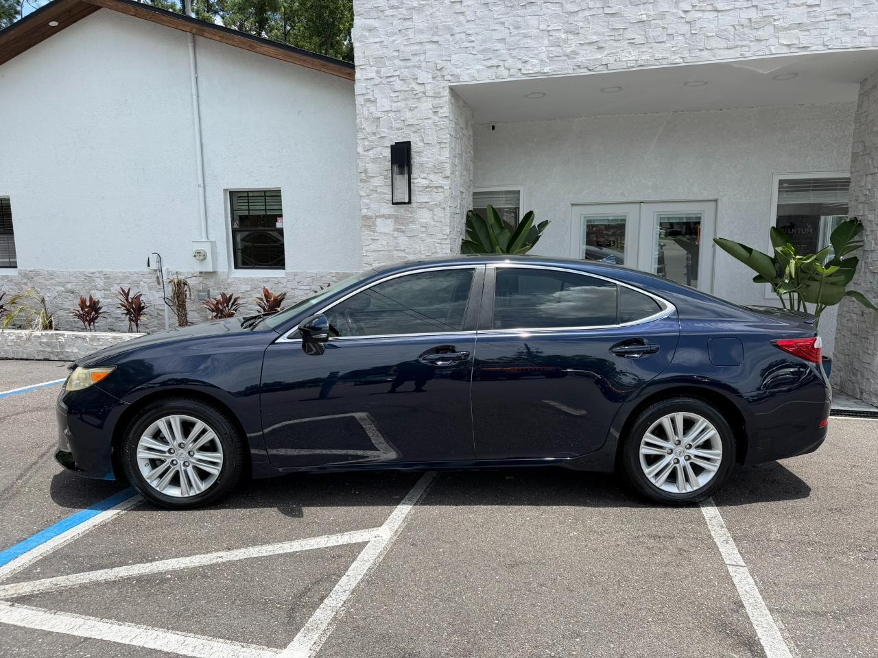 2014 Lexus ES 350 4dr Sdn