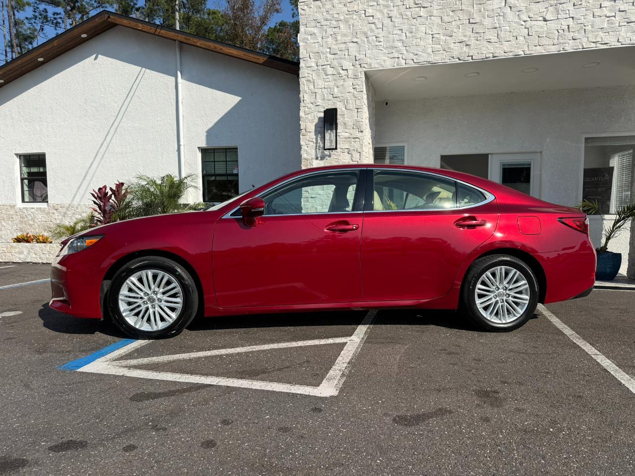 2014 Lexus ES 350 4dr Sdn
