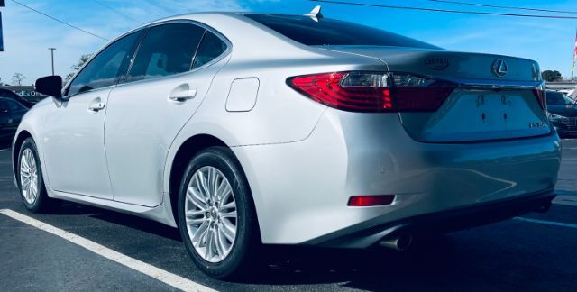 2014 Lexus ES 350 / HD / SAR Sedan