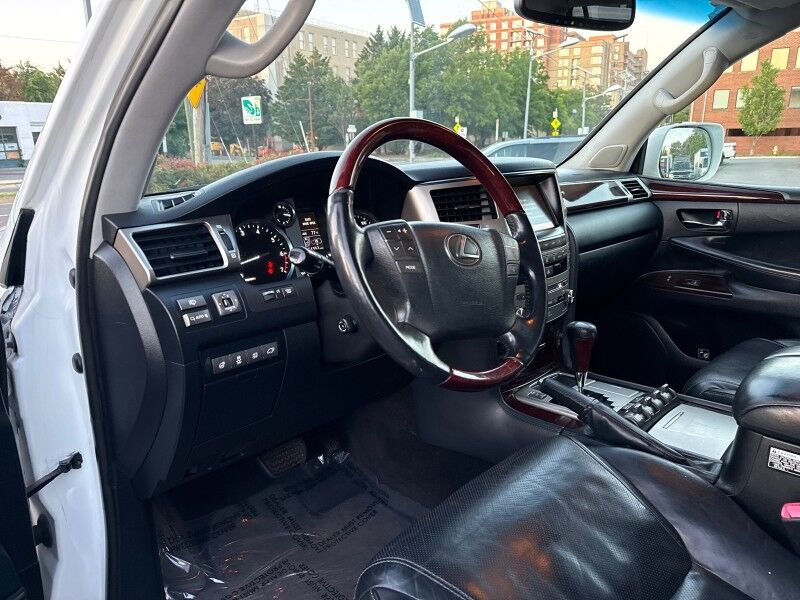 2014 Lexus LX 570 4WD w/ Luxury Package Arlington VA