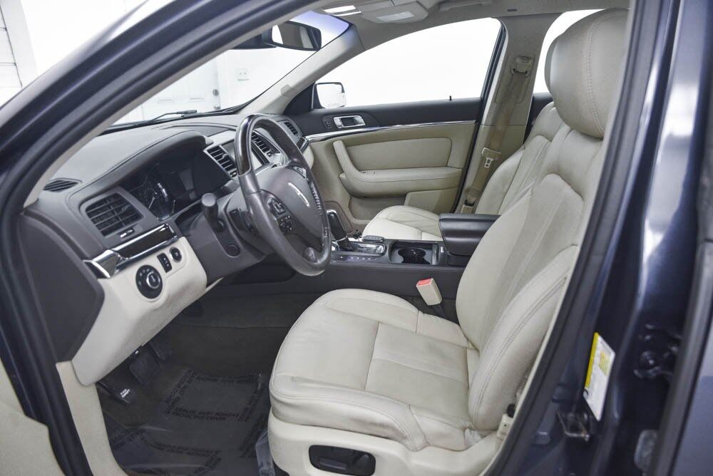 2014 Lincoln MKS Base AKRON OH