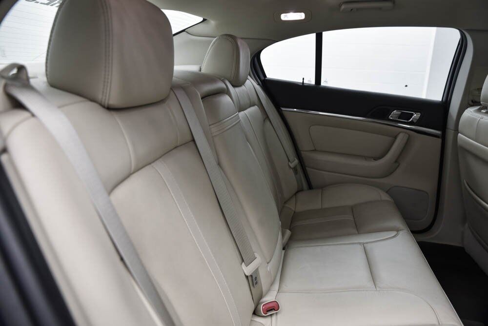 2014 Lincoln MKS Base AKRON OH