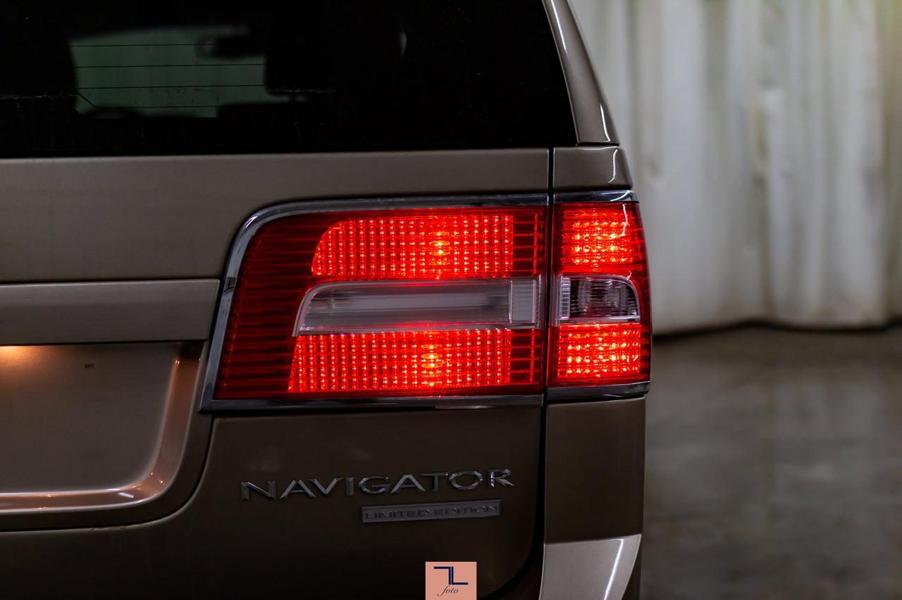 2014 Lincoln Navigator AWD Limited Leather Roof Nav BCam Red Deer AB