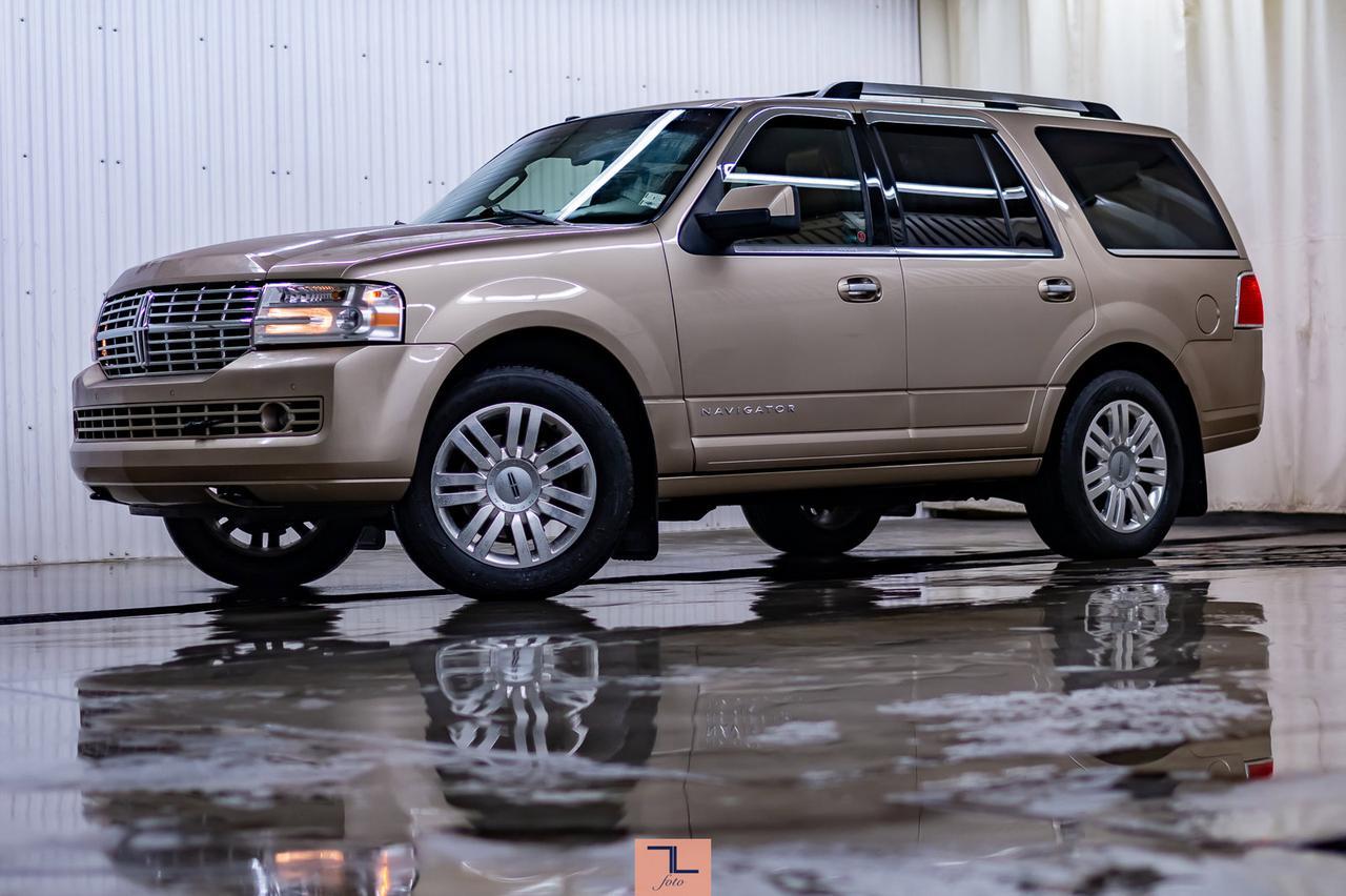 2014 Lincoln Navigator AWD Limited Leather Roof Nav BCam Red Deer AB