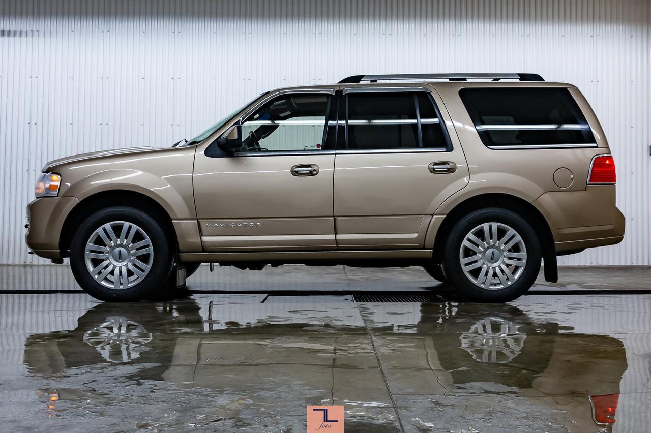 2014 Lincoln Navigator AWD Limited Leather Roof Nav BCam Red Deer AB