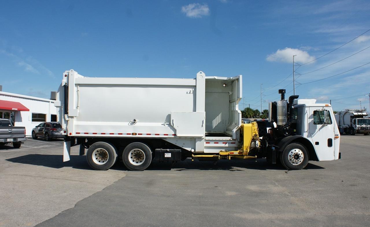 2014 Mack LEU613 30 yd Heil Side Loader Garbage Truck Tampa FL
