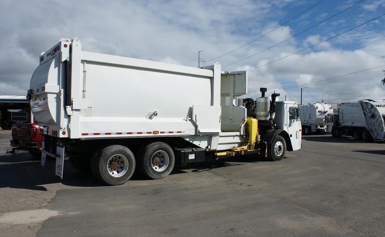 2014 Mack LEU613 30 yd. Heil Side Loader Garbage Truck Tampa FL
