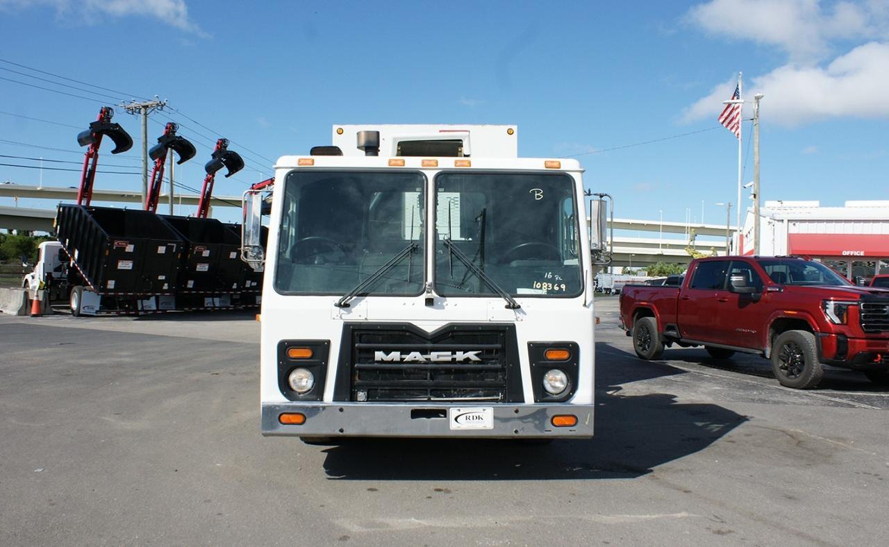 2014 Mack LEU613 30 yd. Heil Side Loader Garbage Truck