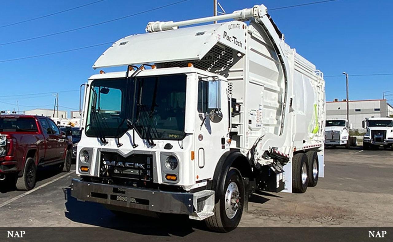 2014 Mack TERRAPRO 40 yard Wayne Front Loader Garbage Truck