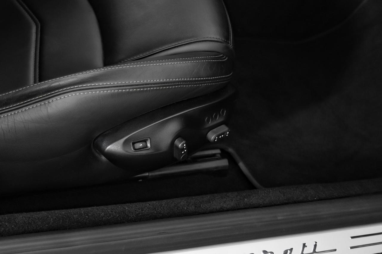 2014 Maserati GranTurismo SPORT NAVIGATION LEATHER HEATED SEATS FRONT AND REAR PARKING SENSORS BOSE SOUND PADDLE SHIFTERS Carrollton TX