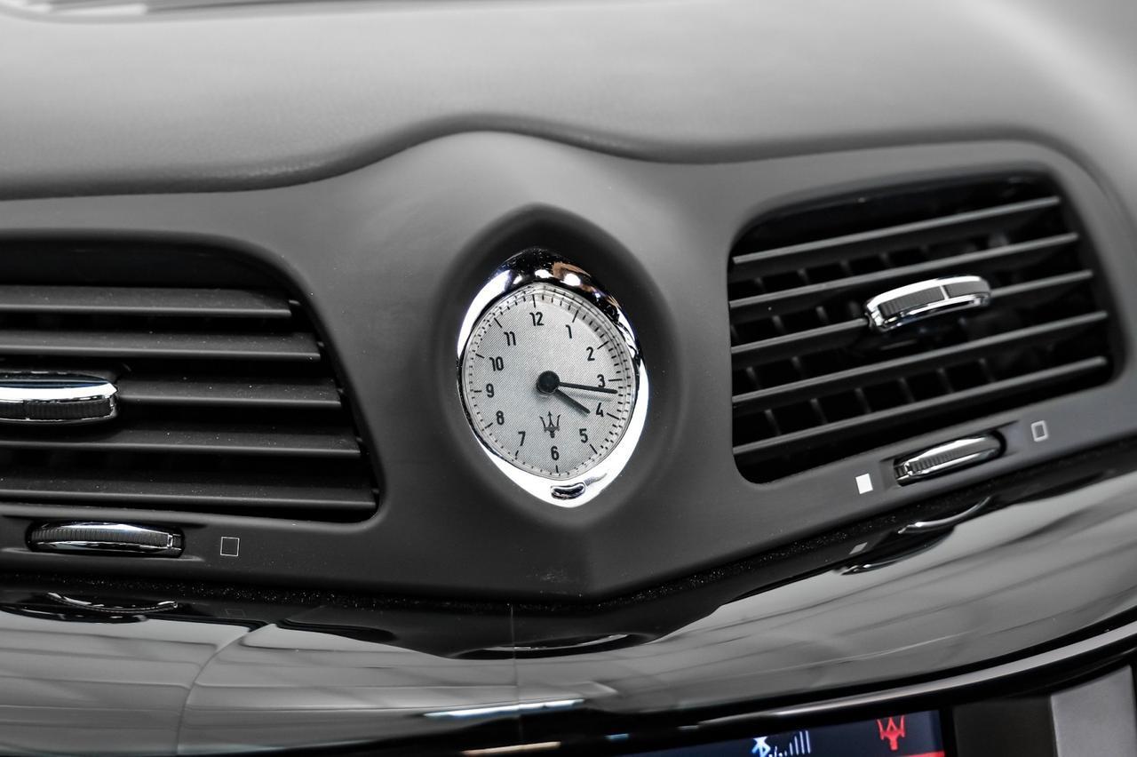 2014 Maserati GranTurismo SPORT NAVIGATION LEATHER HEATED SEATS FRONT AND REAR PARKING SENSORS BOSE SOUND PADDLE SHIFTERS Carrollton TX