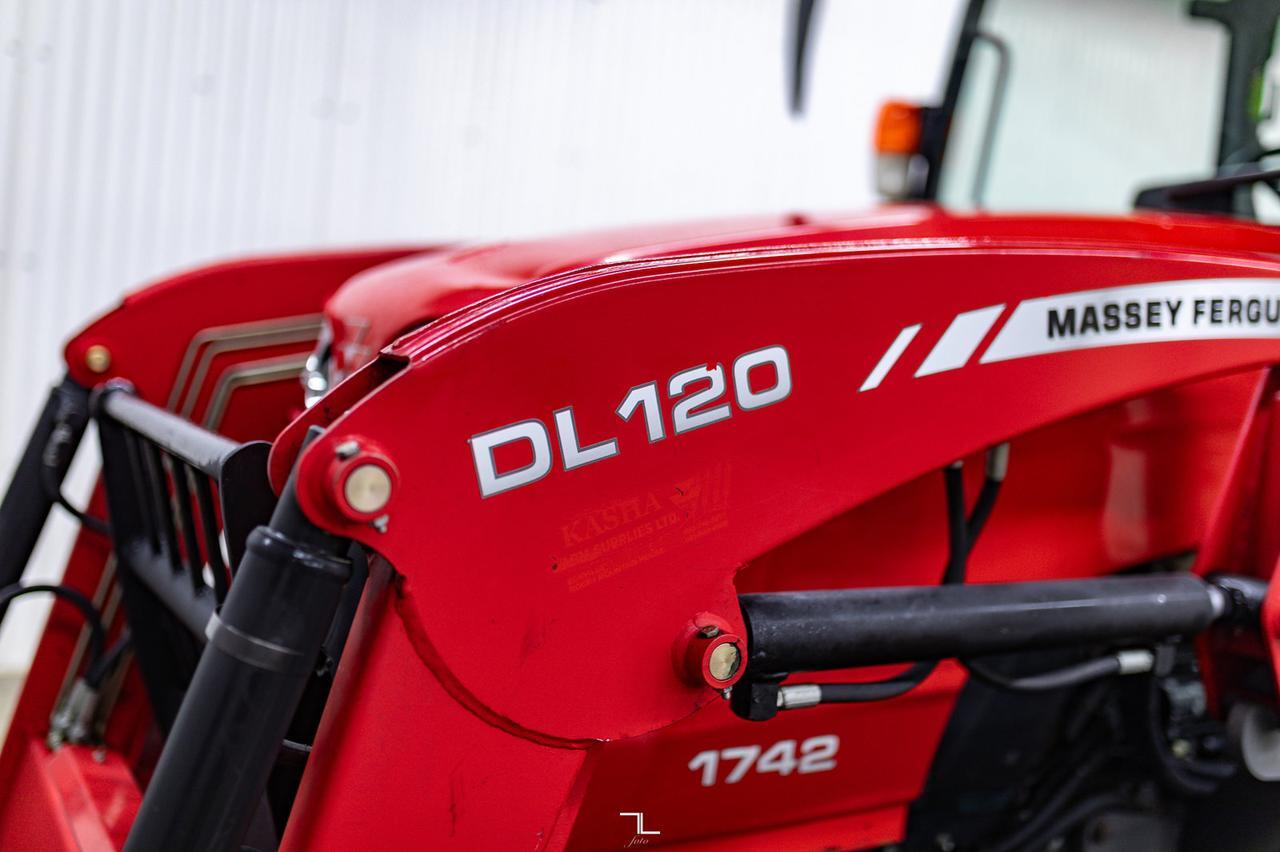 2014 Massey Ferguson 1742 4x4 Tractor Cab/Loader Diesel Red Deer AB