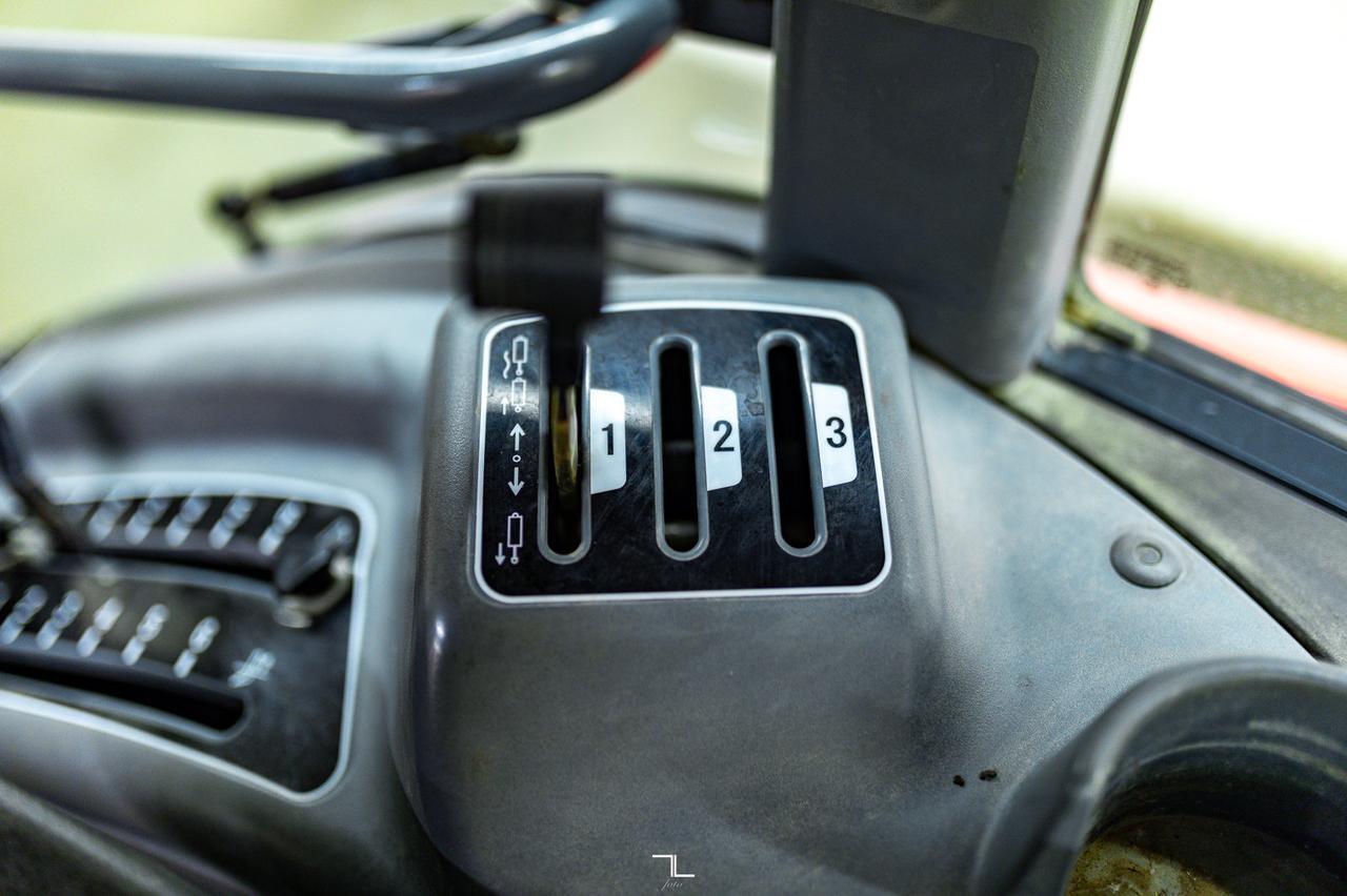 2014 Massey Ferguson 1742 4x4 Tractor Cab/Loader Diesel Red Deer AB