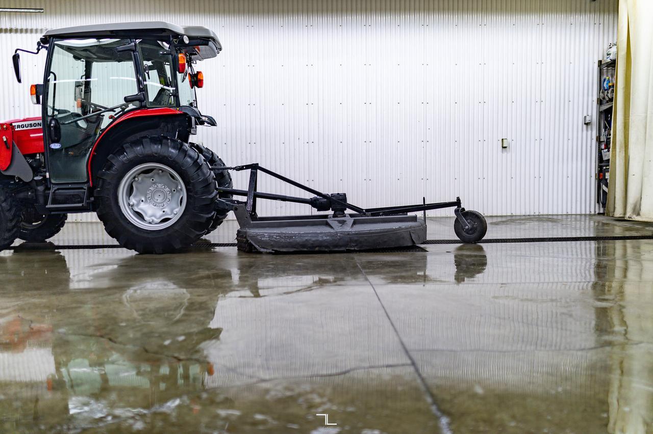 2014 Massey Ferguson 1742 4x4 Tractor Cab/Loader Diesel Red Deer AB