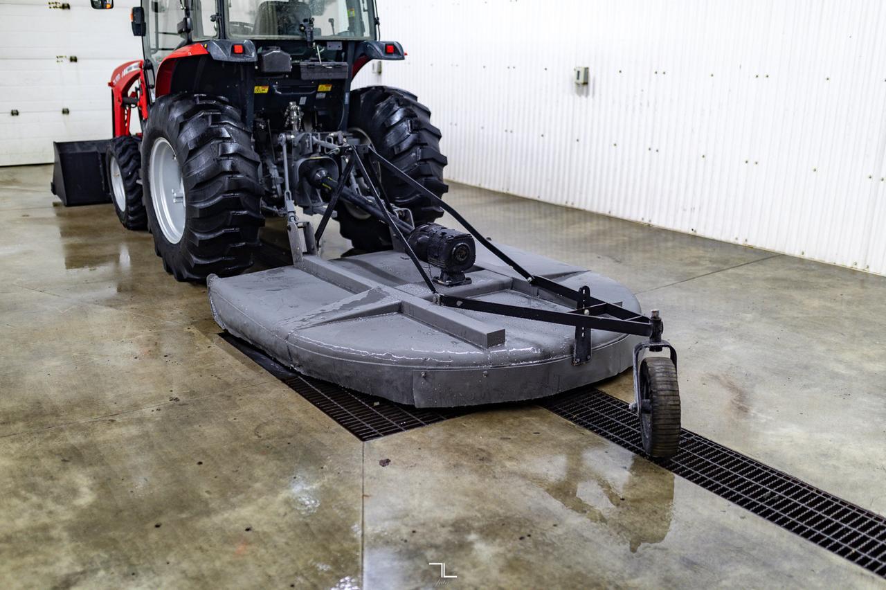 2014 Massey Ferguson 1742 4x4 Tractor Cab/Loader Diesel Red Deer AB