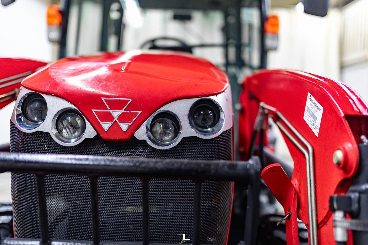 2014 Massey Ferguson 1742 4x4 Tractor Cab/Loader Diesel Red Deer AB