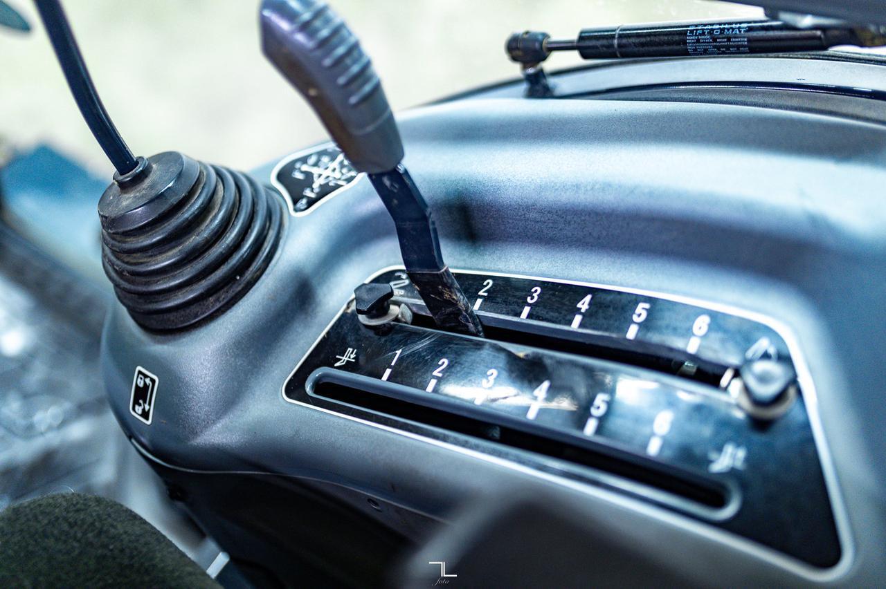 2014 Massey Ferguson 1742 4x4 Tractor Cab/Loader Diesel Red Deer AB