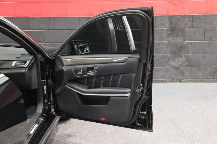 2014 Mercedes-Benz E 63 AMG S-Model 4-Matic Performance Package 4dr Sedan Chicago IL