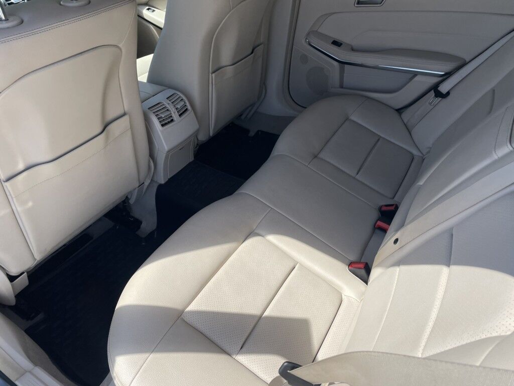 2014 Mercedes-Benz E-Class E 350 Sport~ACCIDENT AVOIDANCE SYSTEMS~APPROACH LIGHTS~BLIND SPOT WARNING~CHROME GRILLE~CRASH SENSORS~LEATHER SEATS~LUXURY PACKAGE~PARKING SENSORS~PREMIUM SOUND SYSTEM~VIDEO SYSTEM Sarasota FL