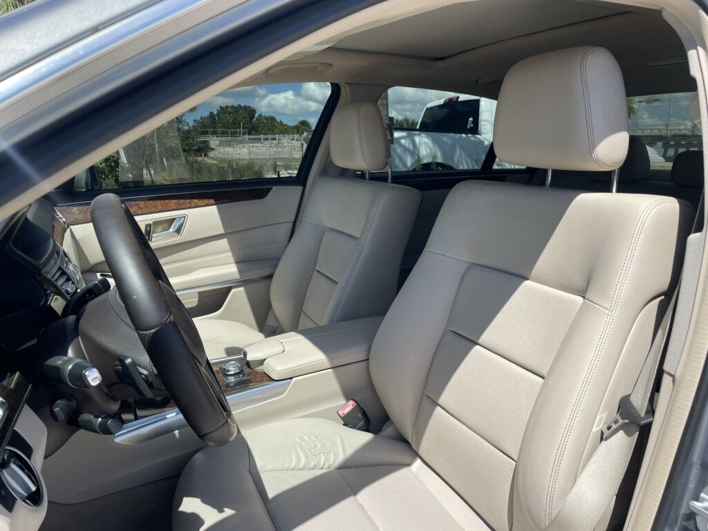 2014 Mercedes-Benz E-Class E 350 Sport~ACCIDENT AVOIDANCE SYSTEMS~APPROACH LIGHTS~BLIND SPOT WARNING~CHROME GRILLE~CRASH SENSORS~LEATHER SEATS~LUXURY PACKAGE~PARKING SENSORS~PREMIUM SOUND SYSTEM~VIDEO SYSTEM Sarasota FL