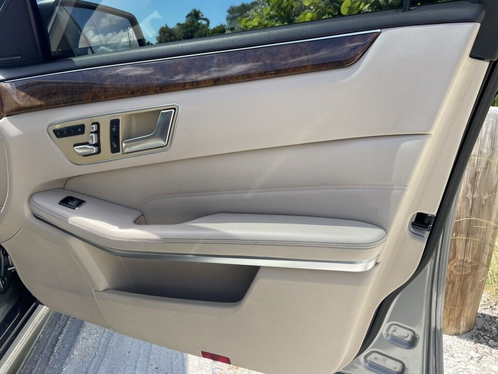 2014 Mercedes-Benz E-Class E 350 Sport~ACCIDENT AVOIDANCE SYSTEMS~APPROACH LIGHTS~BLIND SPOT WARNING~CHROME GRILLE~CRASH SENSORS~LEATHER SEATS~LUXURY PACKAGE~PARKING SENSORS~PREMIUM SOUND SYSTEM~VIDEO SYSTEM Sarasota FL