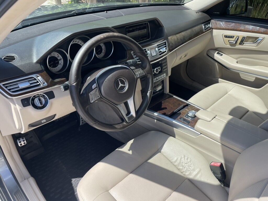 2014 Mercedes-Benz E-Class E 350 Sport~ACCIDENT AVOIDANCE SYSTEMS~APPROACH LIGHTS~BLIND SPOT WARNING~CHROME GRILLE~CRASH SENSORS~LEATHER SEATS~LUXURY PACKAGE~PARKING SENSORS~PREMIUM SOUND SYSTEM~VIDEO SYSTEM Sarasota FL