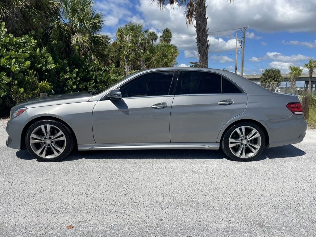 2014 Mercedes-Benz E-Class E 350 Sport~ACCIDENT AVOIDANCE SYSTEMS~APPROACH LIGHTS~BLIND SPOT WARNING~CHROME GRILLE~CRASH SENSORS~LEATHER SEATS~LUXURY PACKAGE~PARKING SENSORS~PREMIUM SOUND SYSTEM~VIDEO SYSTEM Sarasota FL