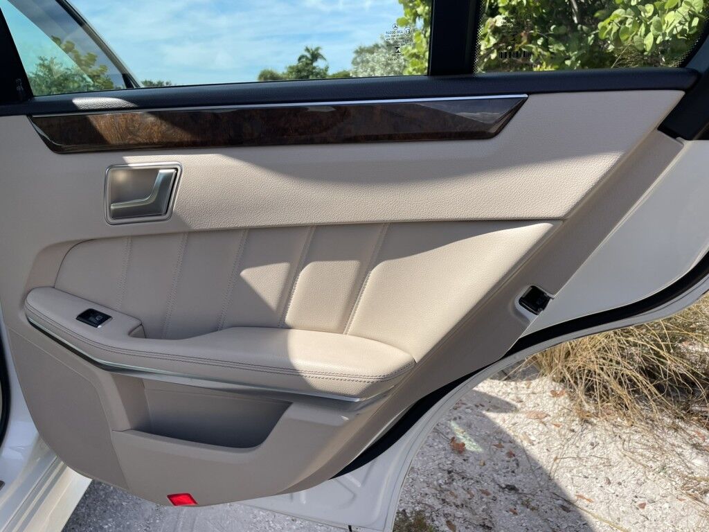 2014 Mercedes-Benz E-Class E 550 SPORT~CLEAN CARFAX~SUNROOF~NAVIGATION~ONELINE FINANCE AND SHIPPING AVAILABLE!!!!! Sarasota FL