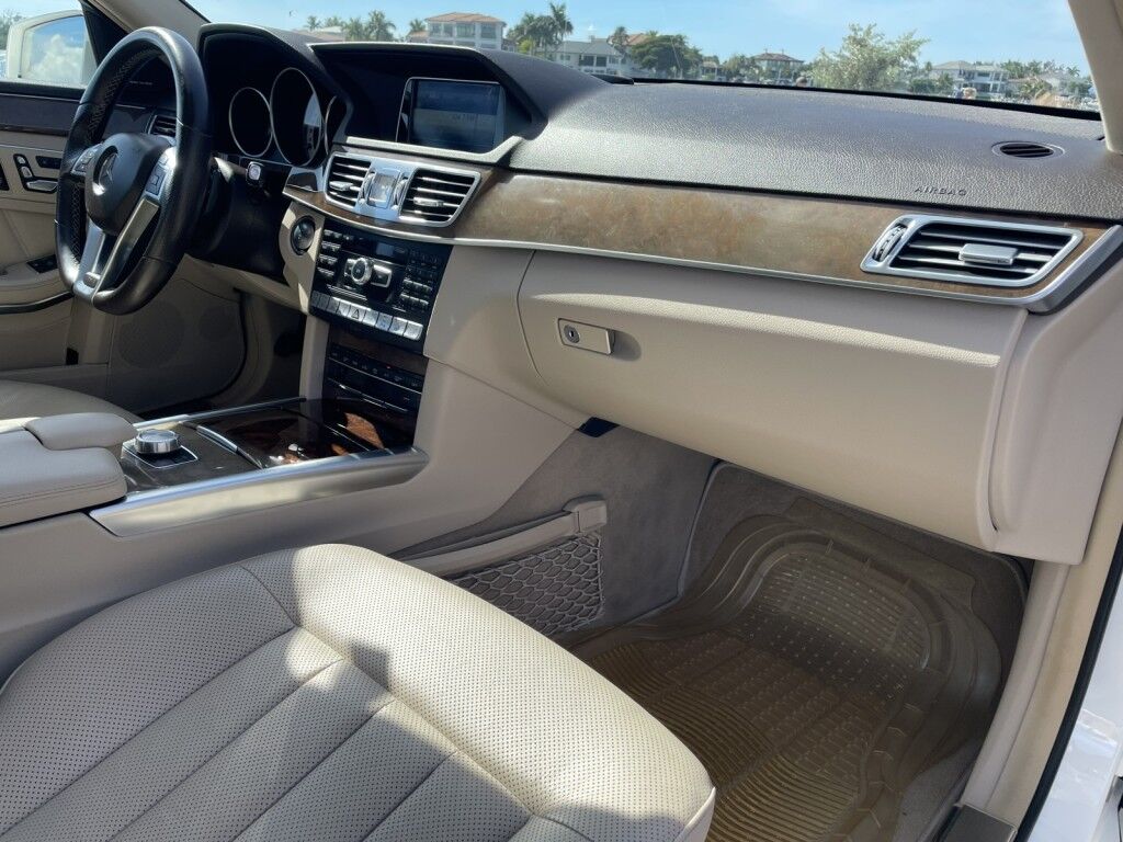 2014 Mercedes-Benz E-Class E 550 SPORT~CLEAN CARFAX~SUNROOF~NAVIGATION~ONELINE FINANCE AND SHIPPING AVAILABLE!!!!! Sarasota FL